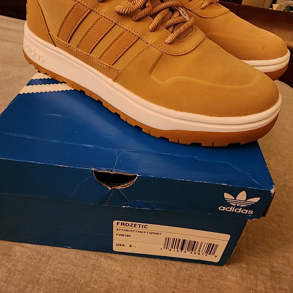 Adidas Frozetic sneakers